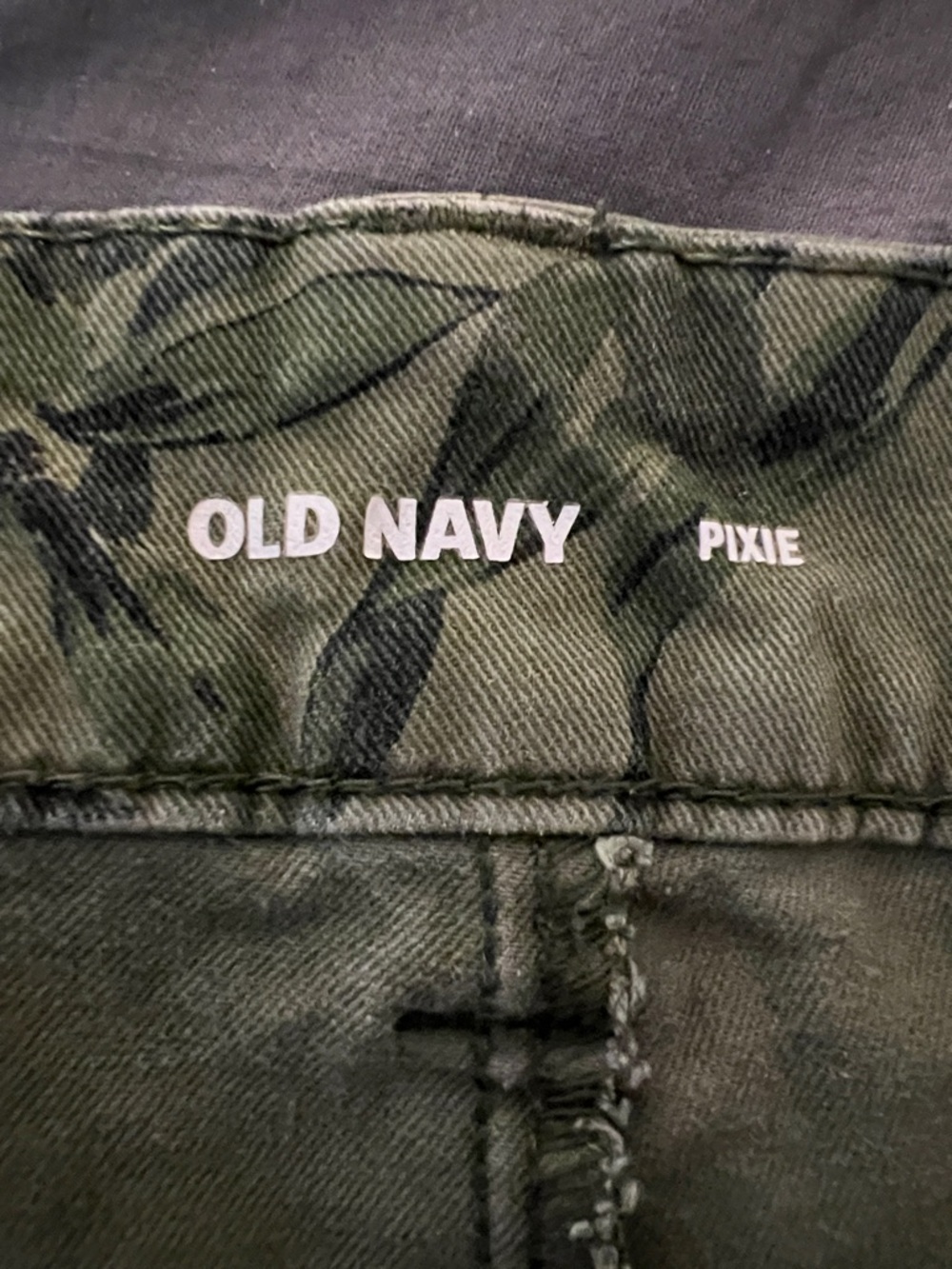 Old Navy Pixie Tropical Print Crop Pants 24 Plus Long - Picture 3 of 4